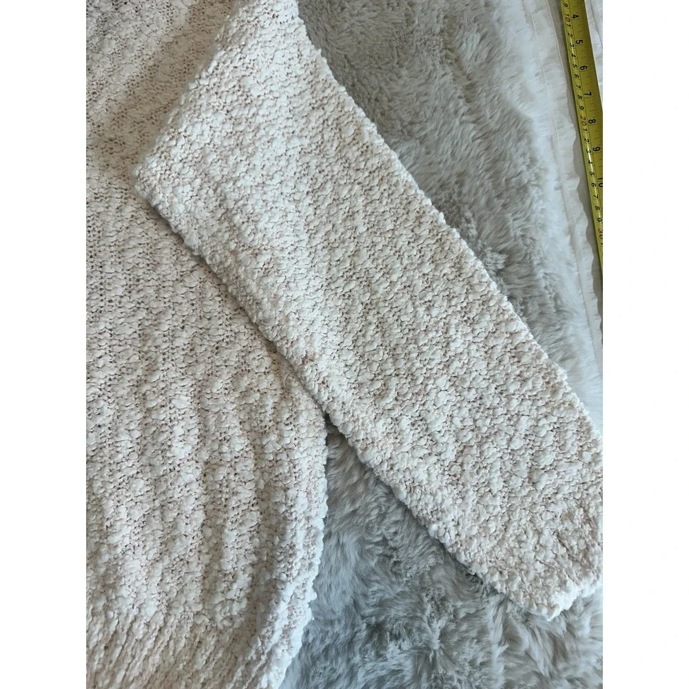 Alyssa Brooke cozy textured knit sweater with V-neck and long sleeves Size M‎
